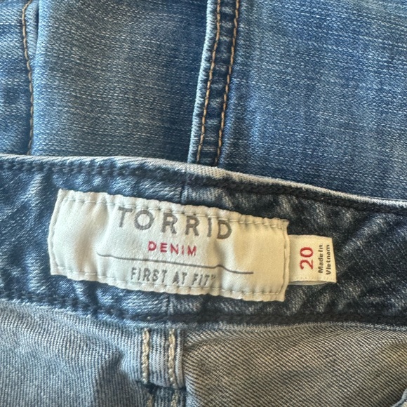 Torrid Cut Off Denim Shorts - Picture 2 of 2